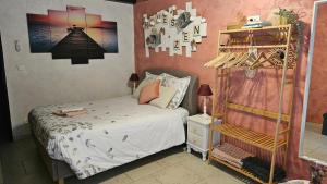 B&B / Chambres d'hotes Ambition Bien Etre Adulte Only : photos des chambres