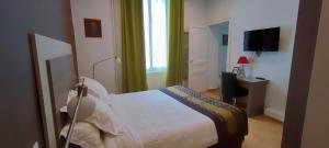 Hotels Logis Grand Hotel Pelisson : photos des chambres