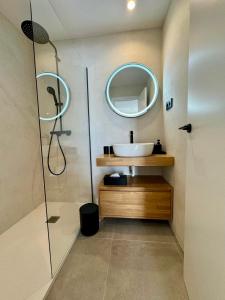 Luxurious renovated apartment