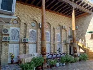 Sohibqiron HOSTEL - Udurgi