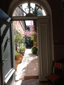 maison 3 chambres centre ville, jardin et bassin privatifs