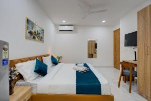 The Lodgers Studio Apartment Near Mall FiftyOne Gurugram