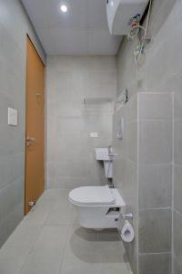 The Lodgers Studio Apartment Near Mall FiftyOne Gurugram