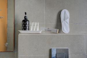 The Lodgers Studio Apartment Near Mall FiftyOne Gurugram