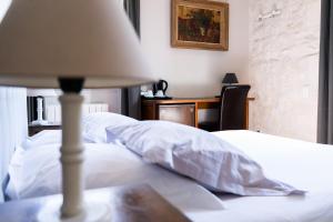 Hotels Logis Hotel - Restaurant Residence Les Cedres : photos des chambres