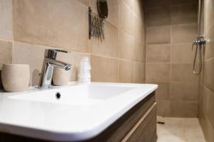 Hotels Logis Hotel - Restaurant Residence Les Cedres : photos des chambres