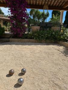 Villas VILLA 4* avec PISCINE dans le bas du village de BORMES les MIMOSAS : photos des chambres