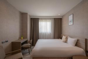 In Joy Hotel