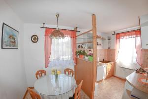 Apartma Breza