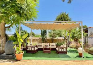 Villa walk to O beach large pool BBQ