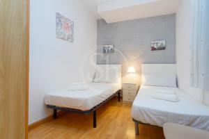 Practico apartamento junto a Estación de Sants
