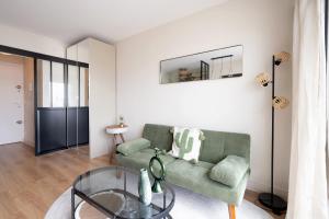 Studio avec balcon - Paris 17e