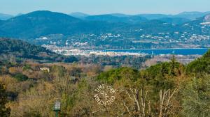 Domaine du Manouiyé by Time Off Collection