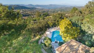 Domaine du Manouiyé by Time Off Collection