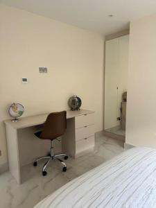 CozyCorner - 2 Bed in Egham Heathrow Windsor