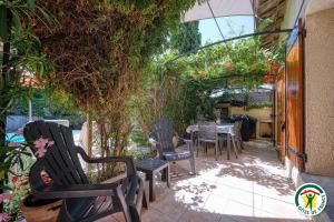 Maisons de vacances Les Platanes : photos des chambres