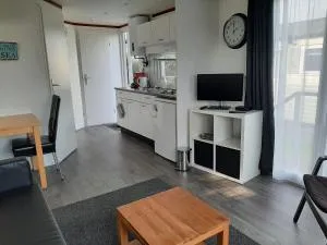 Chalet dichtbij zee en duinen - بيفيرفايك