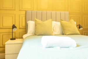 1 BDR Apt By Caledonia Luxe Stays Short Lets & Serviced Accommodation Renton