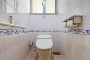 恩納村の飲食店多数 徒歩圏内のエリア 最大8名貸切 コンビニ徒歩30秒 ビーチまで徒歩3分 aコーディアルステイ1F