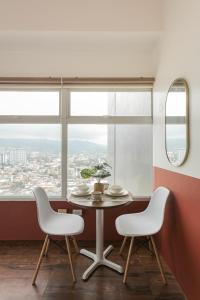 Spacious Studio in the City Soho Condominiums