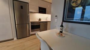 16onBree 1518 Studio in Central Cape Town, Wi-Fi, pool, free parking