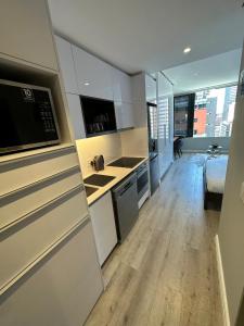 1311 Studio in Central Cape Town, Wi-Fi, pool, free parking