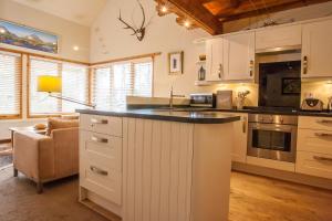 Riverside Lodge Garden Apartment