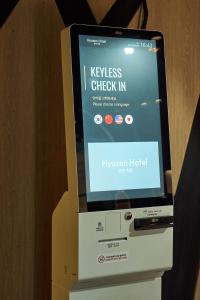 Hyuzen Hotel - 휴젠