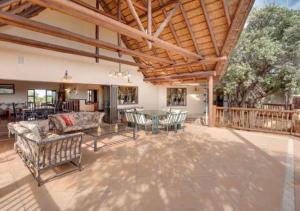 205 Zebula 4 Bedroom with 2 bedroom Cottage