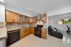 Casa Neisy Florida 10 minutes from Hollywood Beach and Hard Rock Hotel & Casino Hollywood