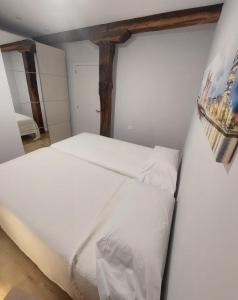 Habitación en apartamento con zonas comunes compartida MG