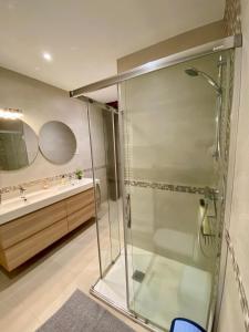 Habitación en apartamento con zonas comunes compartida MG