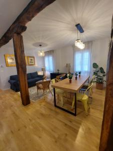 Habitación en apartamento con zonas comunes compartida MG