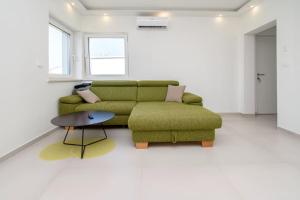 Modern apartment Alisa with a sea view