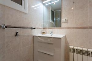 Practico apartamento cerca de Estación de Sants