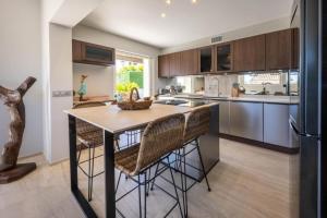 06AK1 - Villa 4 bedrooms swimming pool and sauna