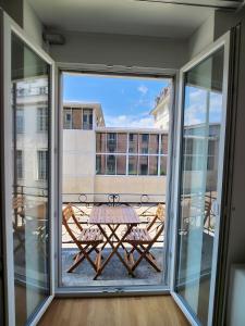 KAYA Zurich Apartment 2B - Downtown 2BR Deluxe Apt