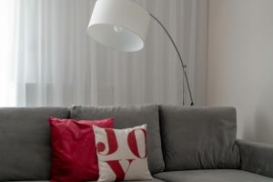 Apartament w Zielonej Okolicy Poznania z Parkingiem by Noclegi Renters