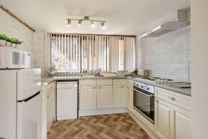 Tawny cottage