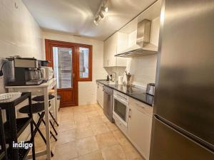 Stylish Apartment - Roof Terrace - PET01