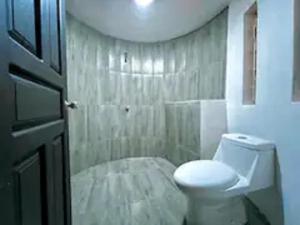 Casa Plomo - 10 bed, 5 bdrm - One Block from Clubs