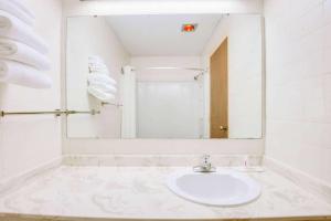 Super 8 by Wyndham Port Clinton