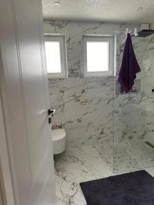 Maisons de vacances Maison spacieuse avec terrasse a Pontault-Combault : photos des chambres