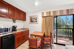 Double Room with Two Double Beds room in Best Western Stagecoach Inn