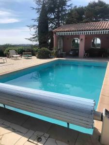 Villa spacieuse à Agde avec piscine privée, idéale pour familles