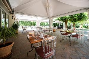 Logis Hotels - Hotel Restaurant Domaine Les Falaises : photos des chambres
