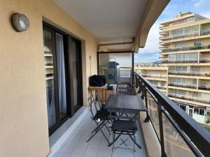 Studio cabine en étage, front de mer