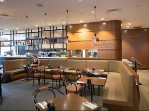 Spectacular 1 Bed Apartment in Sydney CBD with Gym