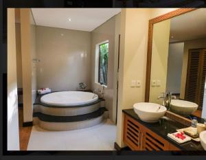 2 Br Pool Villa Senang Canggu Walking distance to Beach