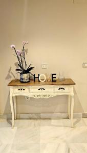 Modern 2BR APT second line Marbella Beach, Pools and Paddle